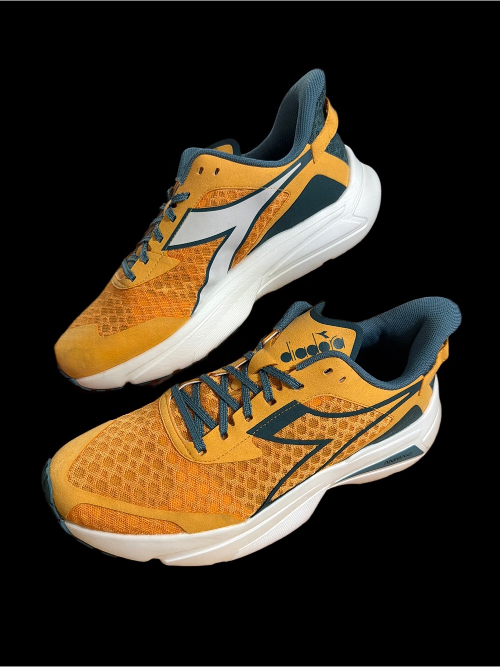 Diadora FREQUENZA Men’s Yellow and Teal Athletic Sneakers Men’s size 11 *NEW*